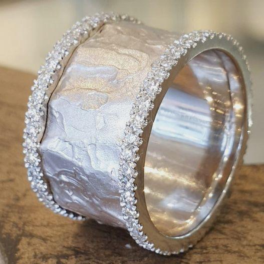 VINTAGE SILVERED ZIRCONIA RING