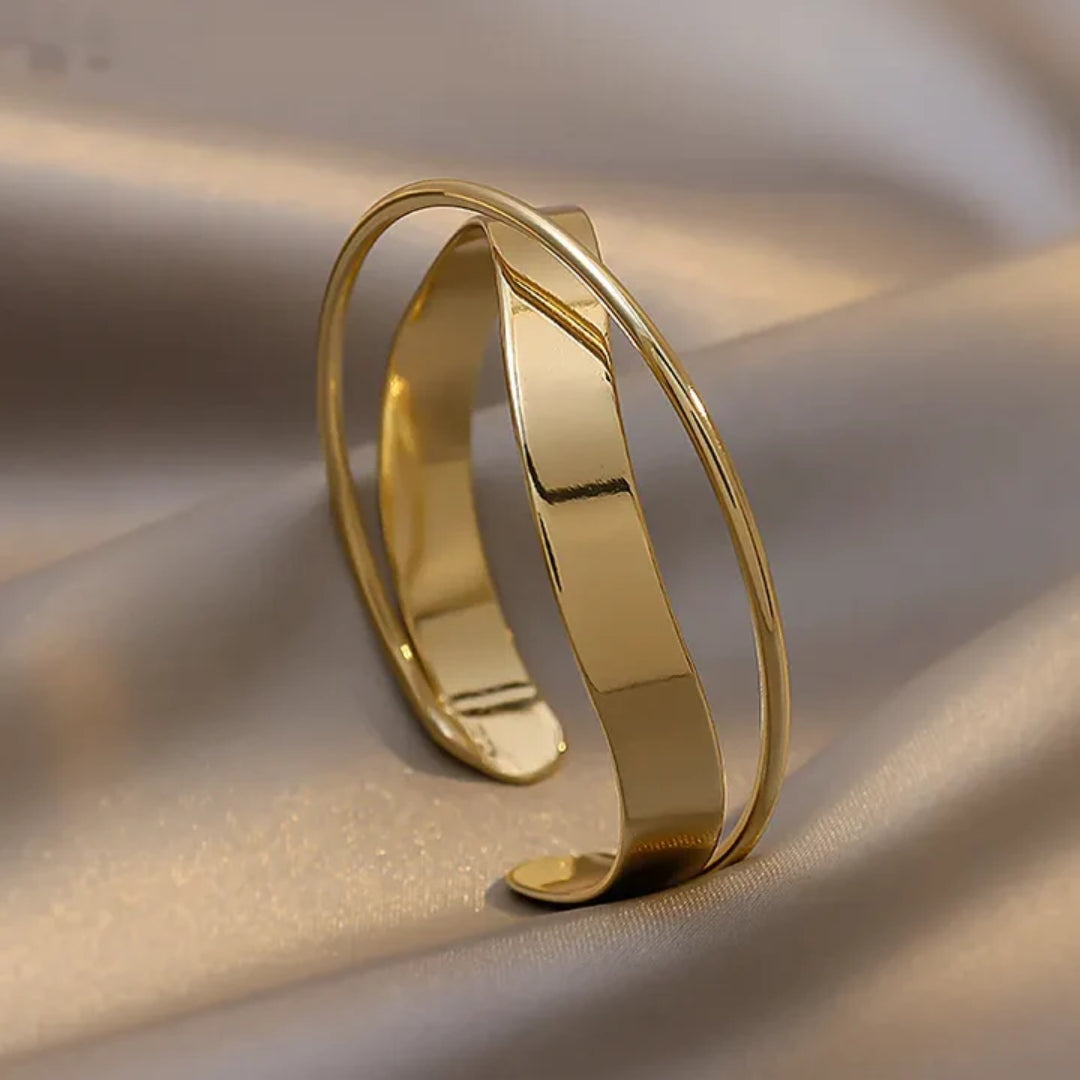 Classic Vintage Golden Bracelet
