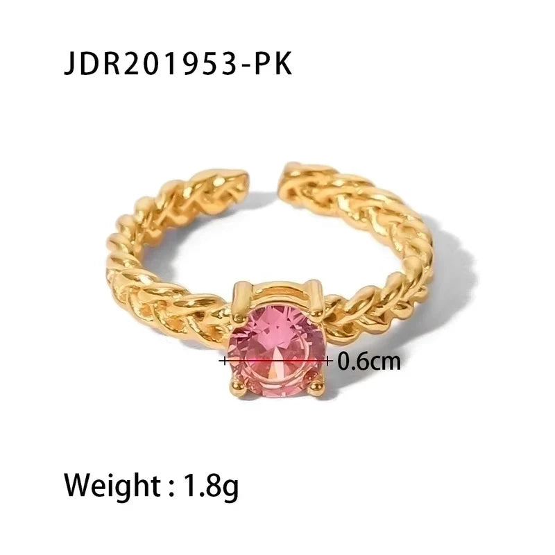 Elegant lady ring