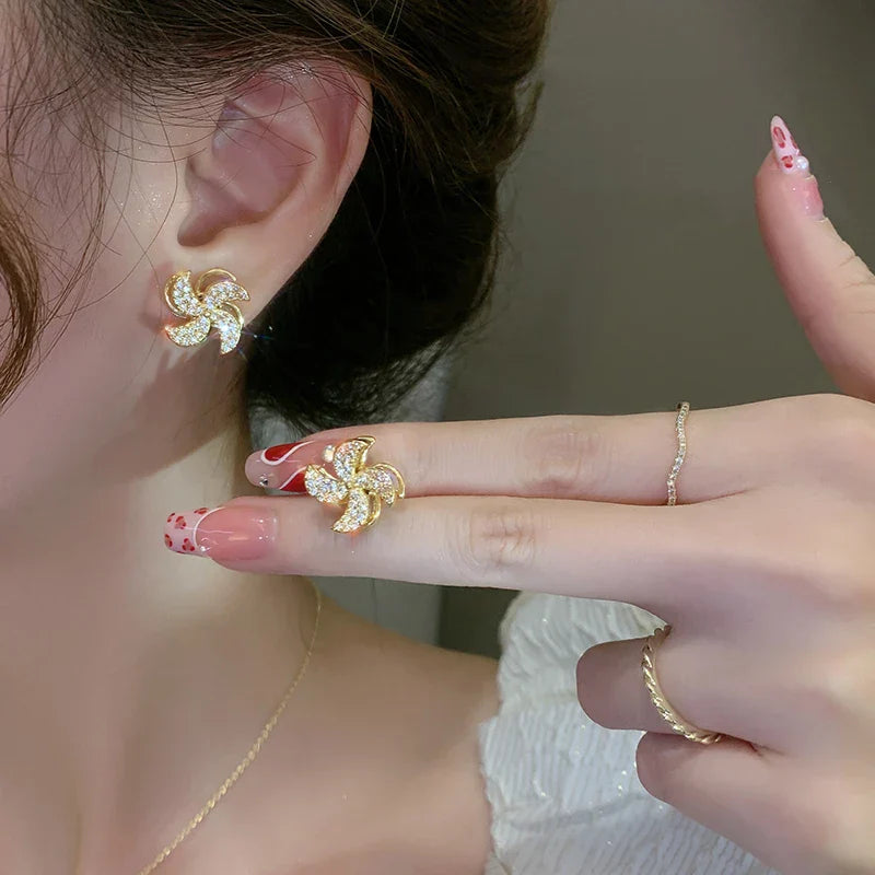 Pinwheel with Zirconia in Gold
