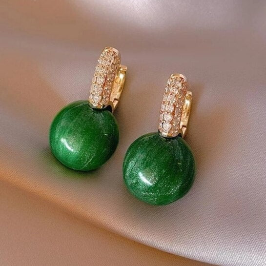Luxury with Green Pearl in Gold