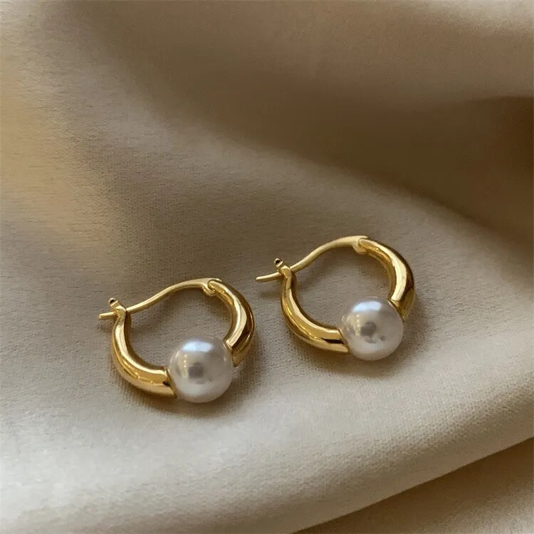 Elegant Pearl Golden