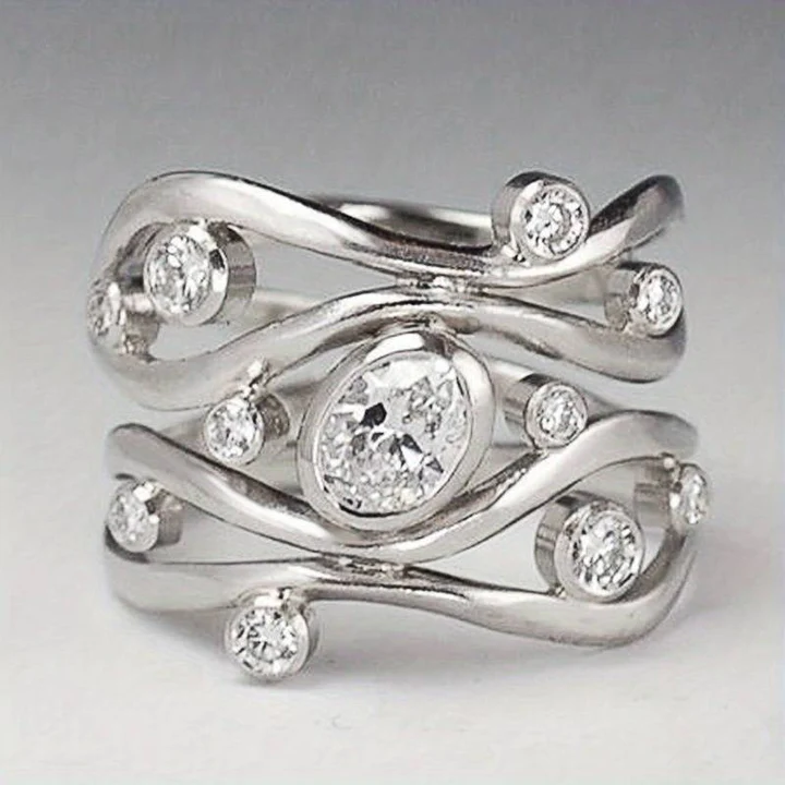 Vintage Irregular Ring with Zirconia in Silver