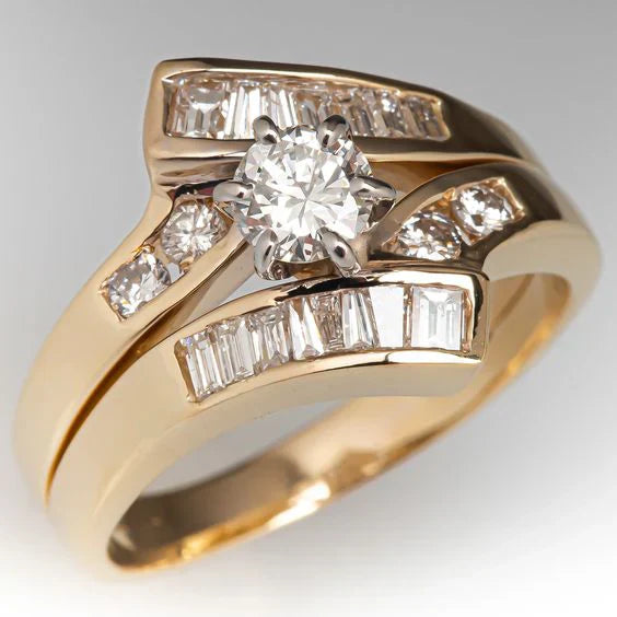 Gold Ring with Brilliant Vintage