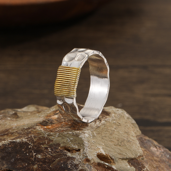 VINTAGE GOLDEN THREADS SILVER RING