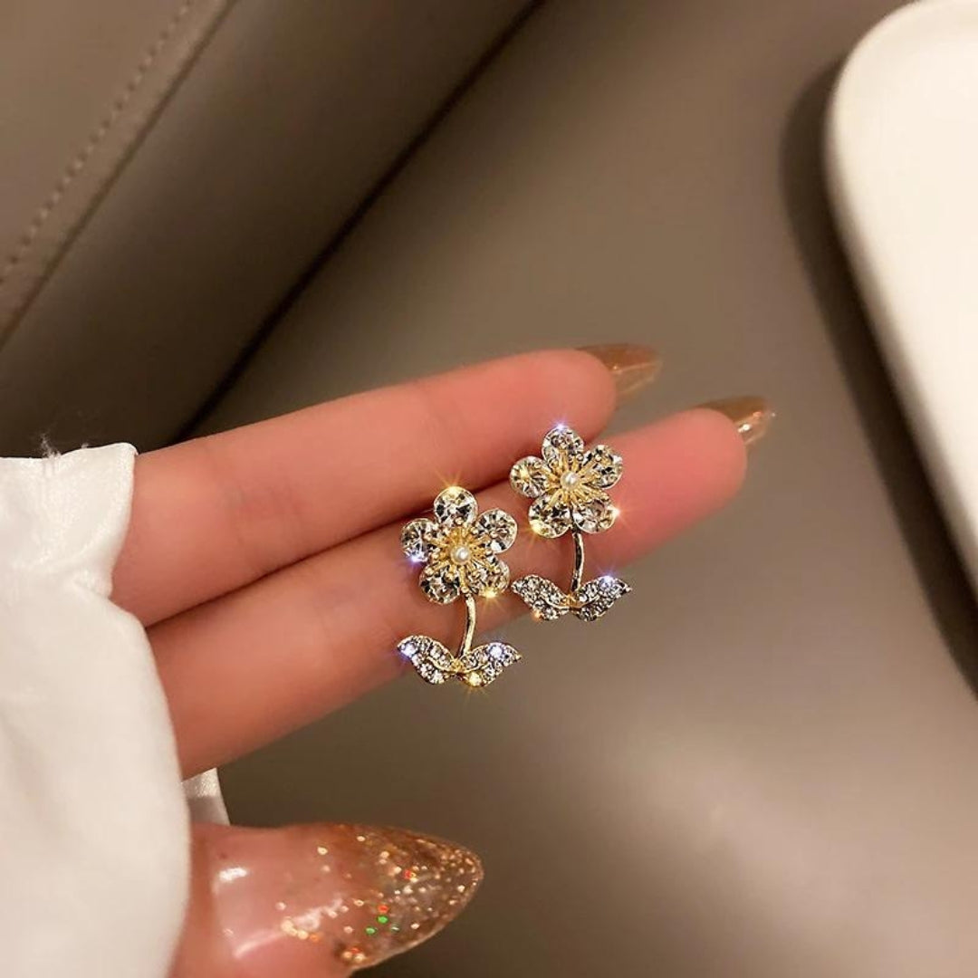 Small Daisy  in Gold
