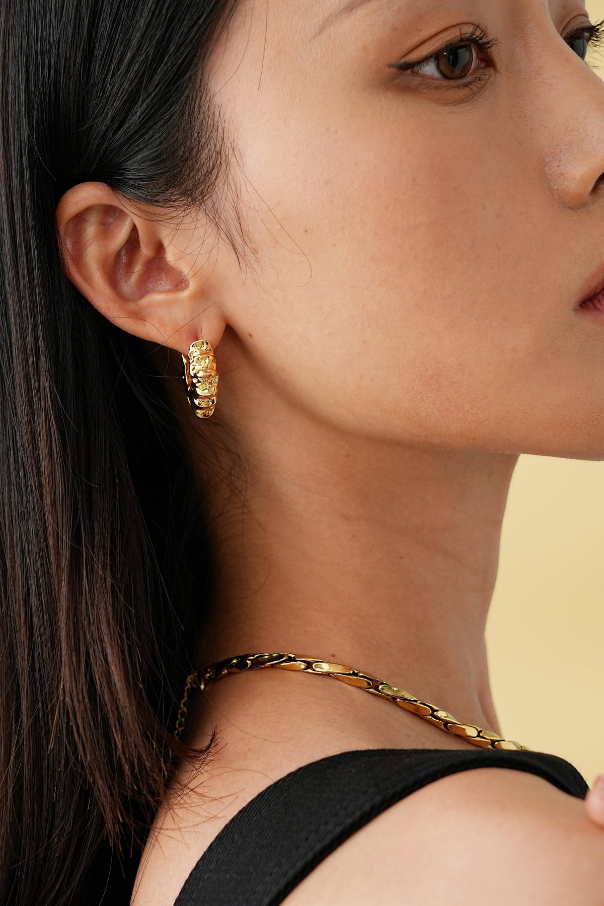 Seraphia Gold Huggie Earrings