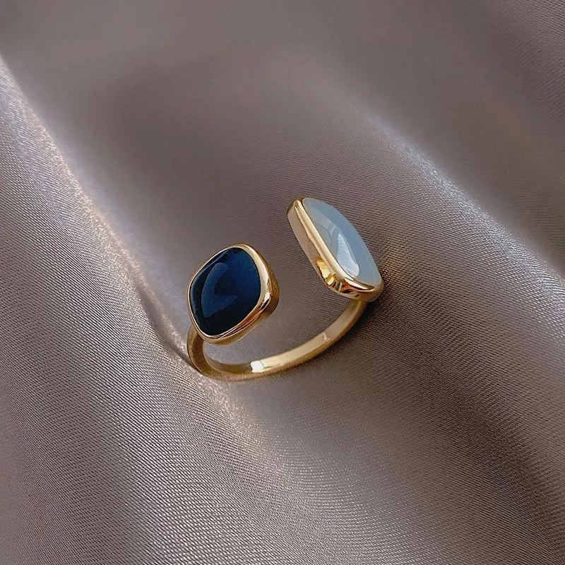 Adjustable Equilibrium Golden Ring