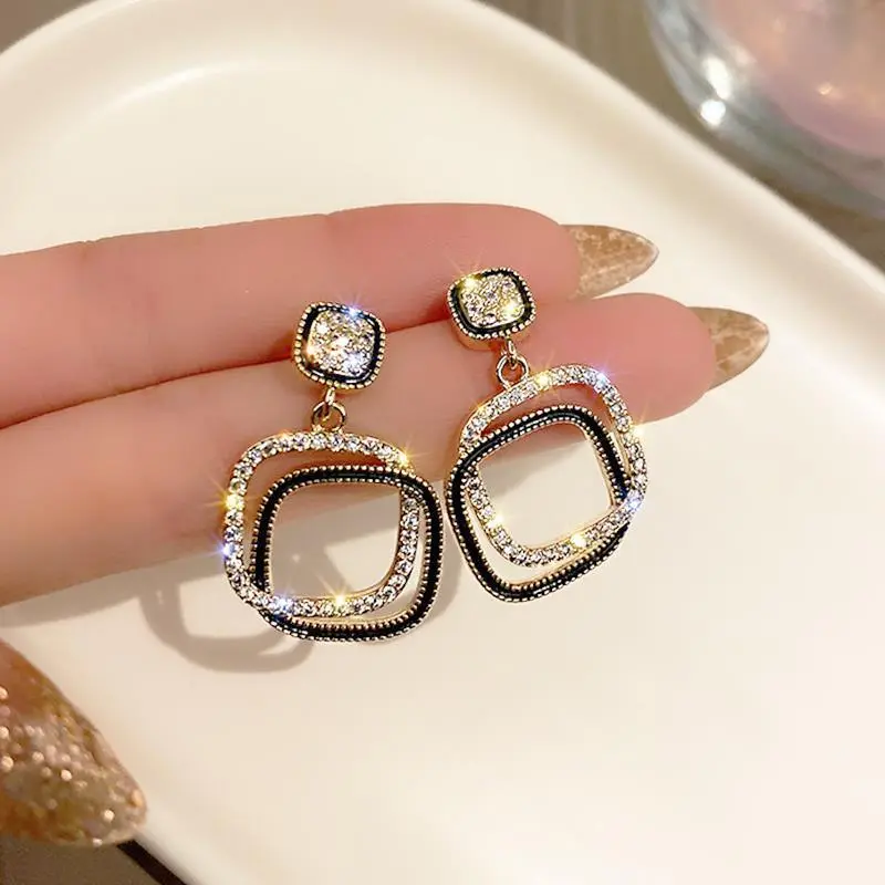 Elegant Bright Square