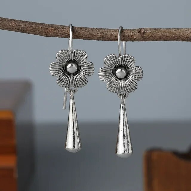 Vintage Silver Flower Dangling